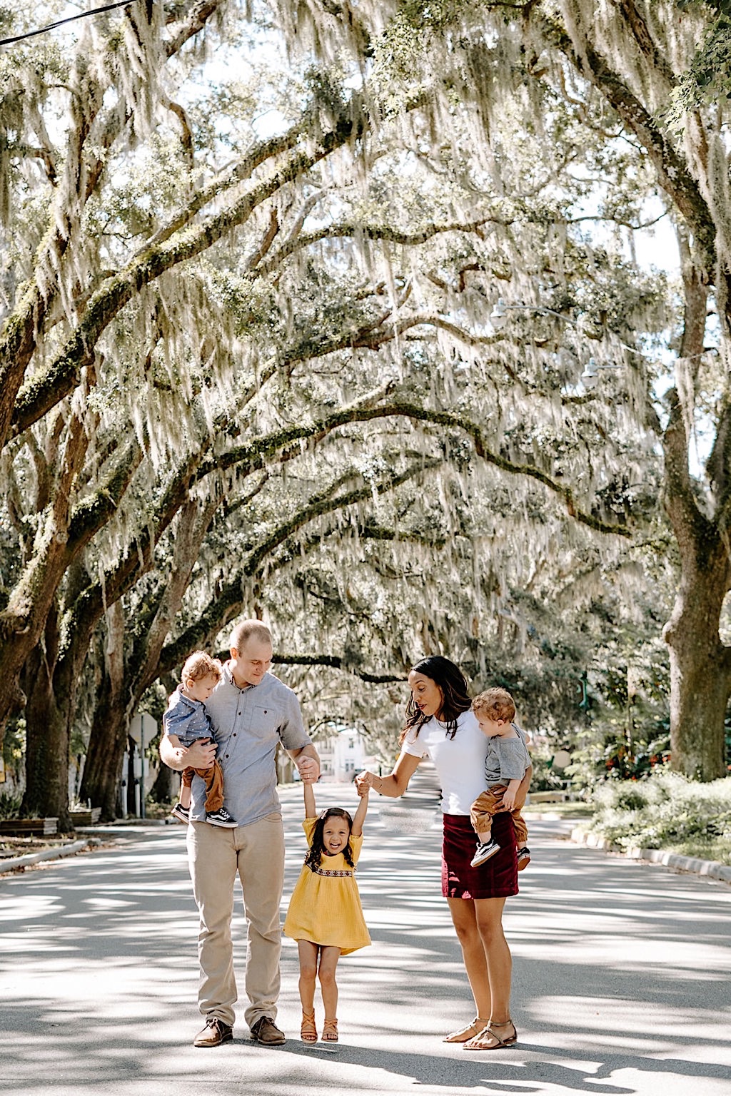 Magnolia Avenue family photo shoot